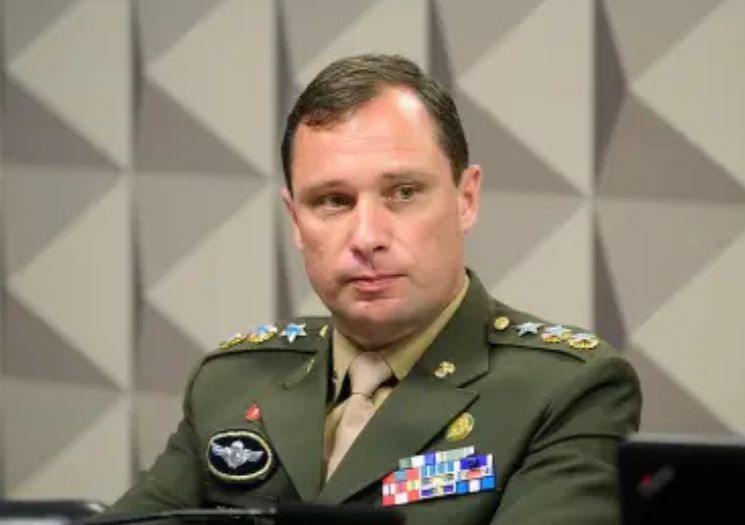 Prisão de Mauro Cid é revogada pelo STF
