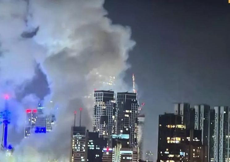 VÍDEO mostra mísseis iranianos atingindo Tel-Aviv capital de Israel
