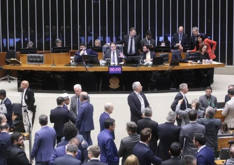 Decreto do IOF. Veja quais deputados do Piauí votaram pelos ricos e os que votaram pelos pobres