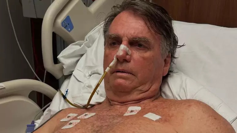 Bolsonaro é diagnosticado com pneumonia viral