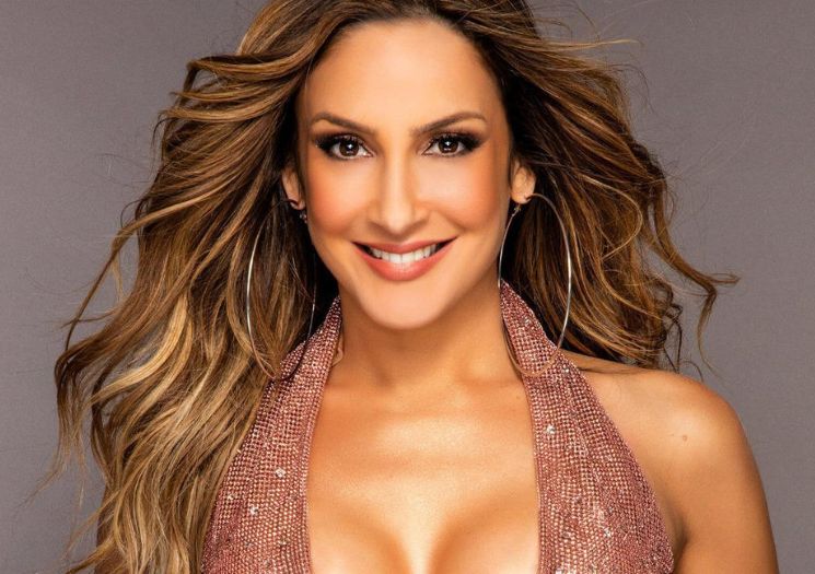 “Muito gay, muito gay, a evangê aqui adora um viado”, diz Claudia Leite