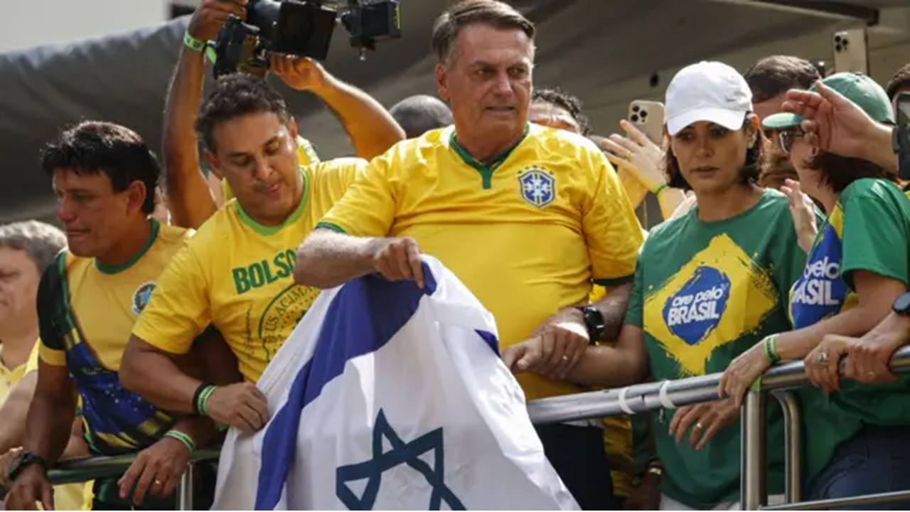 Manifestações esvaziadas e fissuras no campo político: é Bolsonaro nas ruas de novo