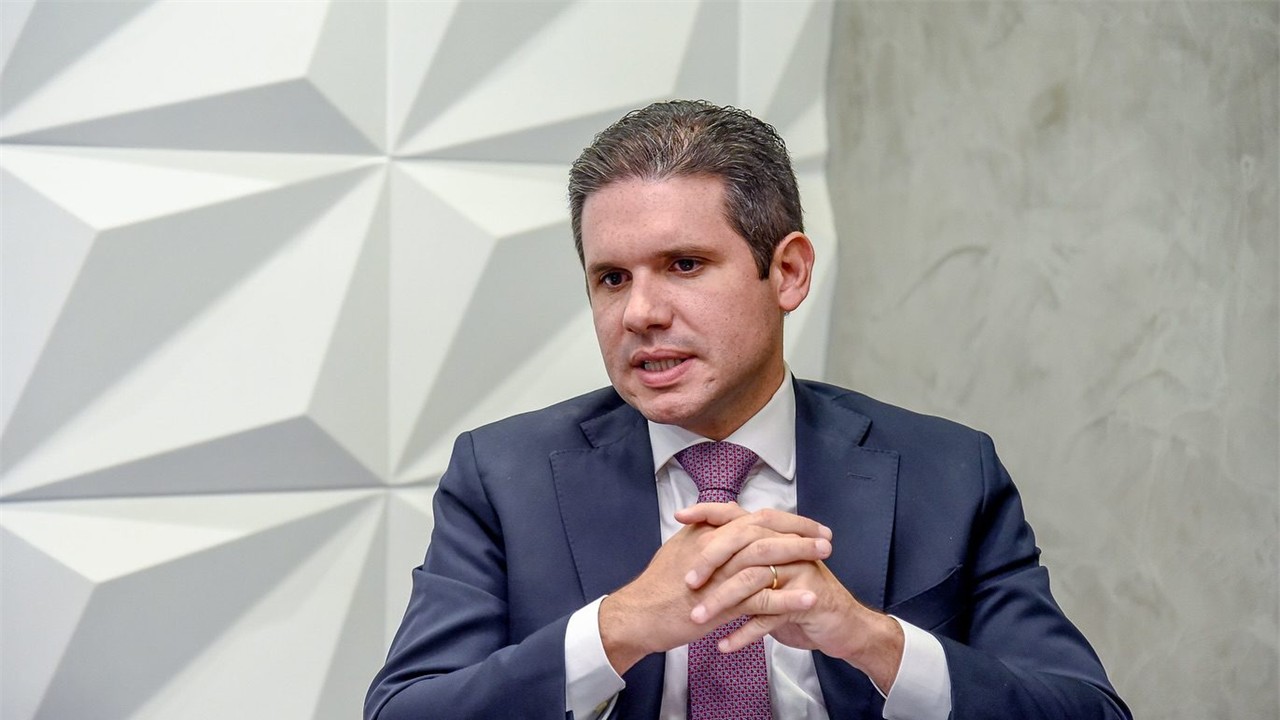 Gesto de Hugo Motta não é de ruptura com Lula, mas de chantagem institucional! As #emendasdacorrução estão por traz de tudo