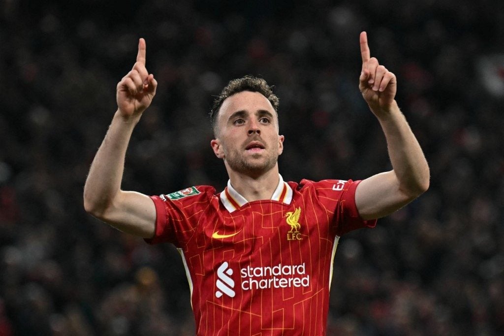 Diogo Jota, atacante do Liverpool, morre em acidente de carro