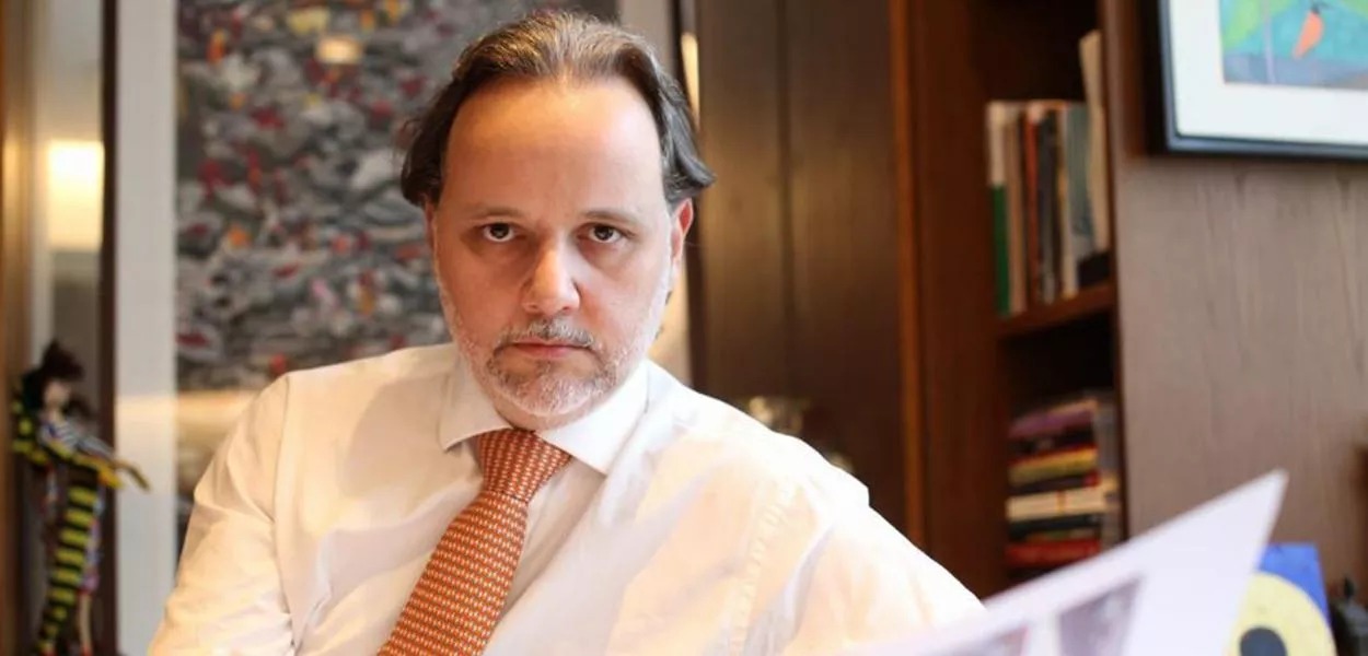 Congresso tenta "impor o parlamentarismo" ao país, diz Marco Aurélio de Carvalho
