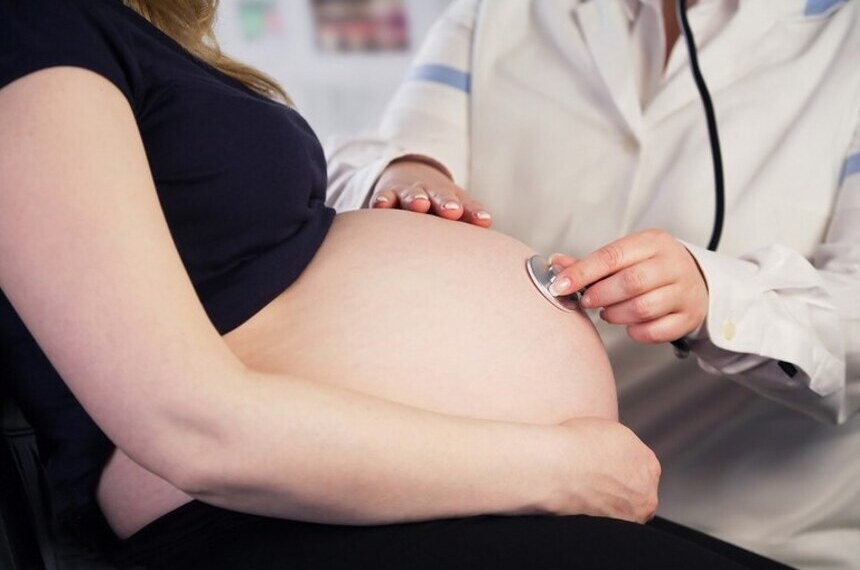 CAS debate semana de conscientização sobre os cuidados com grávidas e mães