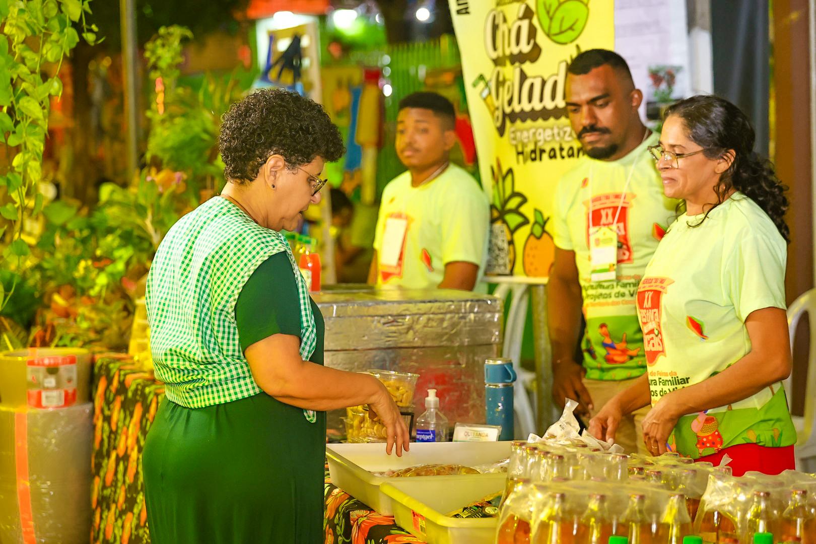 Agricultores familiares comemoram sucesso do projeto Quitanda durante o XX Festival Cultural dos Cocais em São João do Arraial
