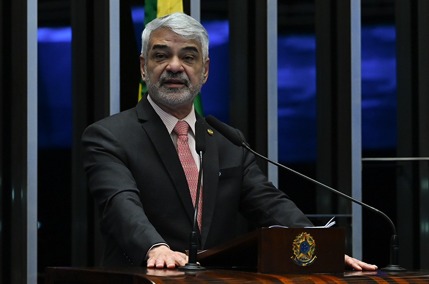 Humberto Costa defende decisão sobre IOF e critica "usurpação" do Congresso