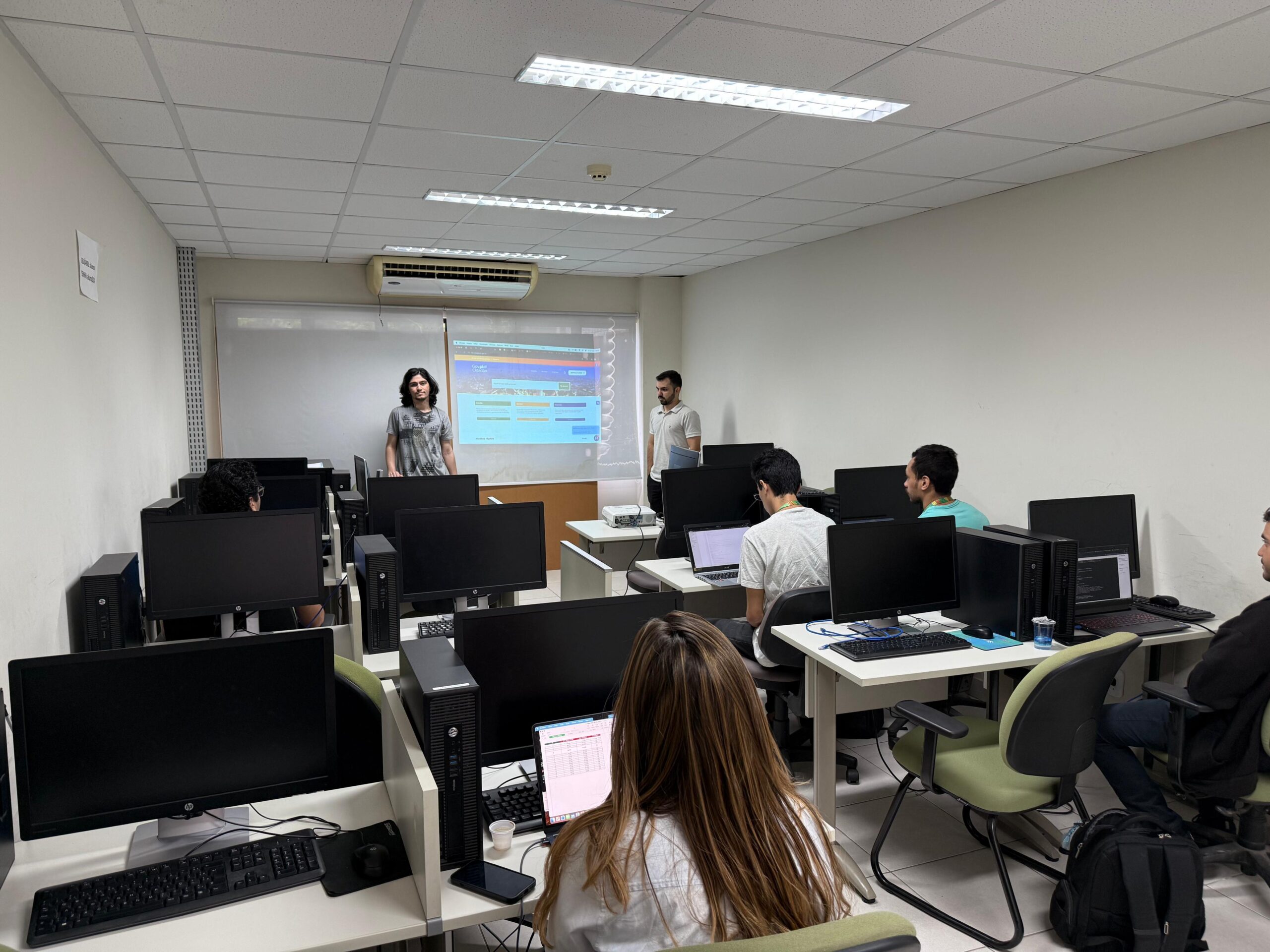 Parceria entre Etipi e Uespi visa ampliar serviços do Gov.pi Cidadão para estudantes universitários