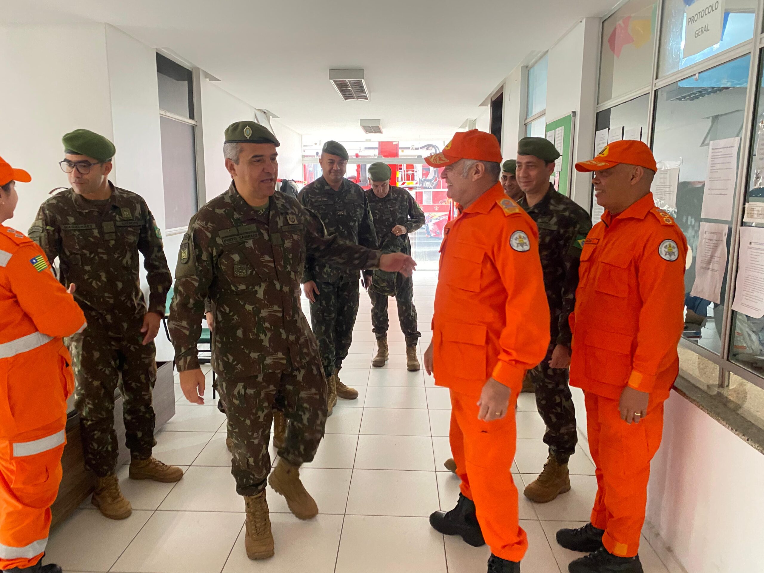 Comando Geral do CBMEPI recebe comandante da 10ª Região Militar do Exército em Teresina