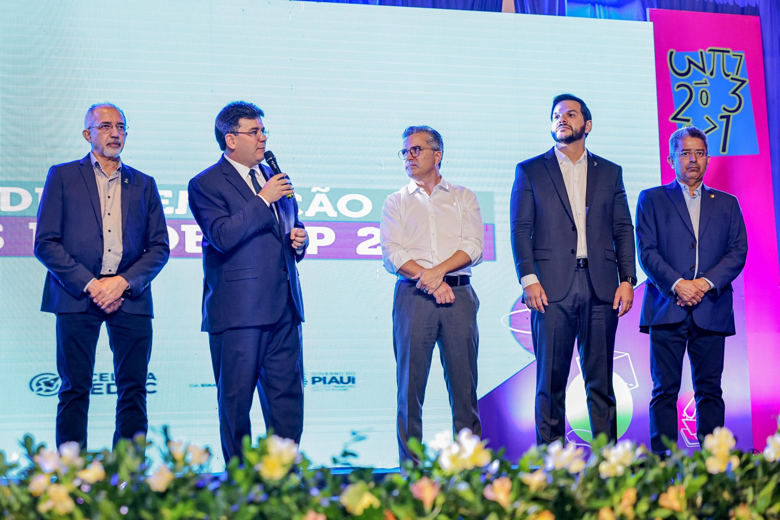 Rafael Fonteles premia medalhistas de ouro da OBMEP com R$ 1.518 e professores destaque no Ideb com 14º salário