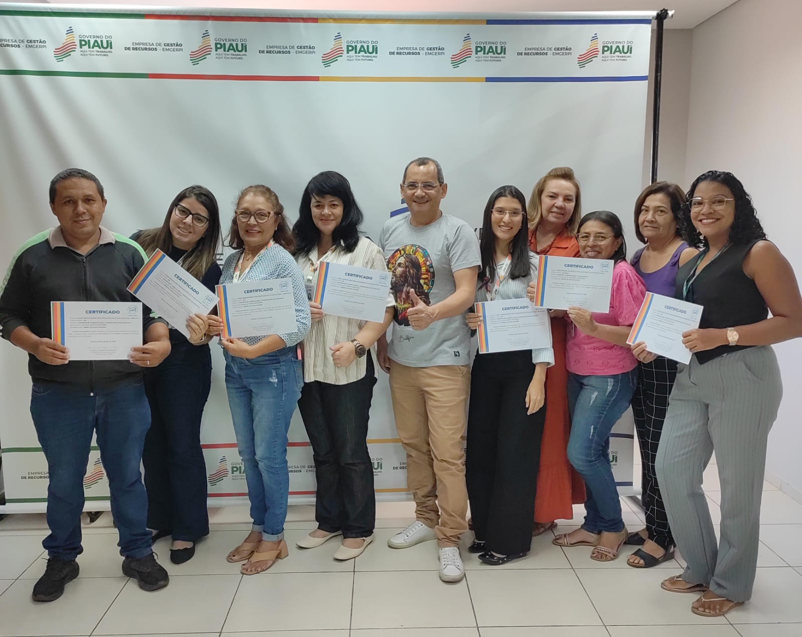 Curso de Arquivologia: Mais de 30 funcionários da Emgerpi recebem certificados