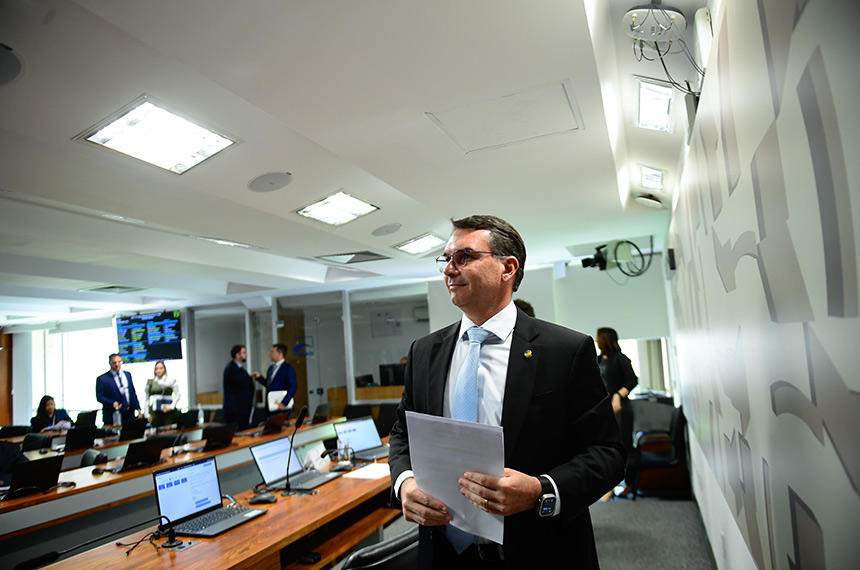 Proposta na CSP prevê recompensa para policiais que apreenderem armas ilegais
