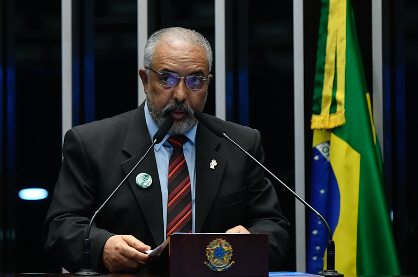 Paim critica taxação de 50% dos EUA sobre exportações brasileiras