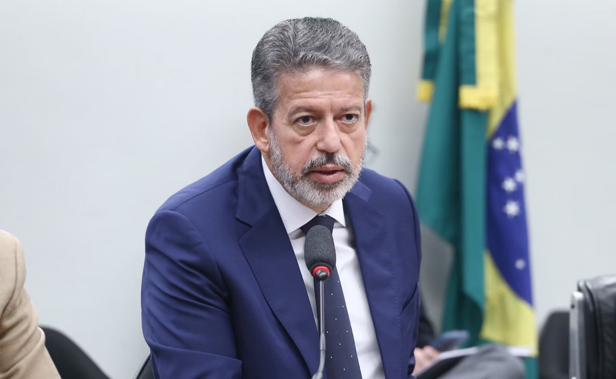 PF investiga planilhas do orçamento secreto ligadas a Lira