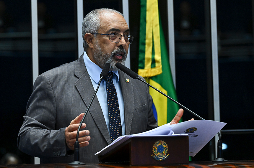 Paulo Paim agradece reconhecimento pelo Diap de sua trajetória parlamentar
