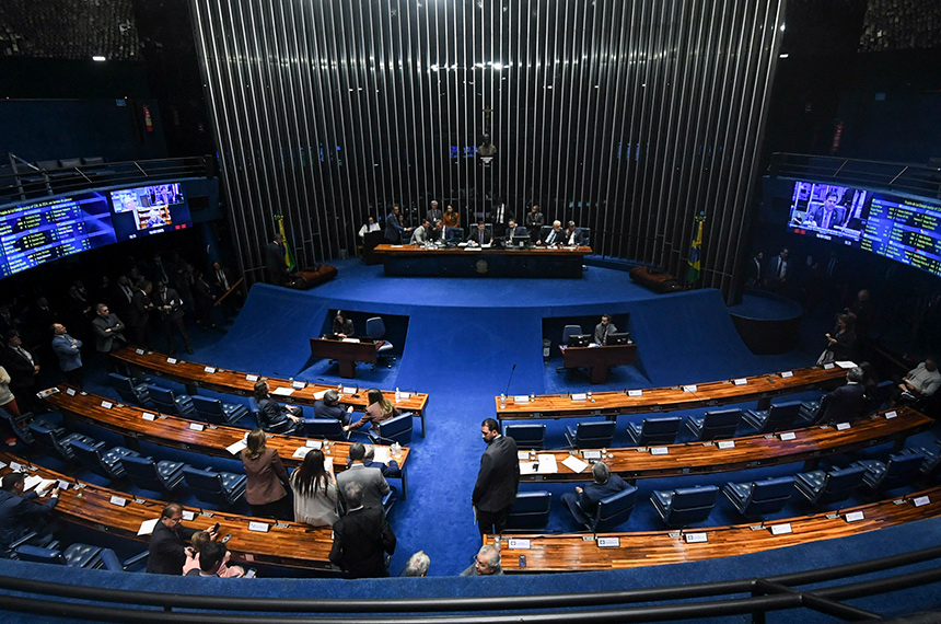 Senado aprova em primeiro turno nova regra para precatórios
