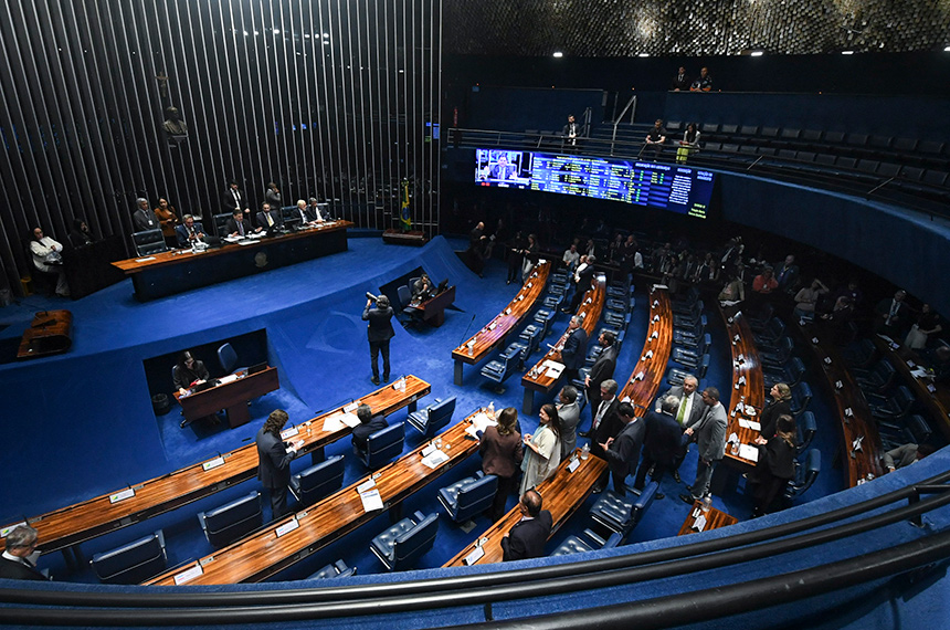 Decisão monocrática de Alexandre de Moraes sobre IOF repercute no Senado