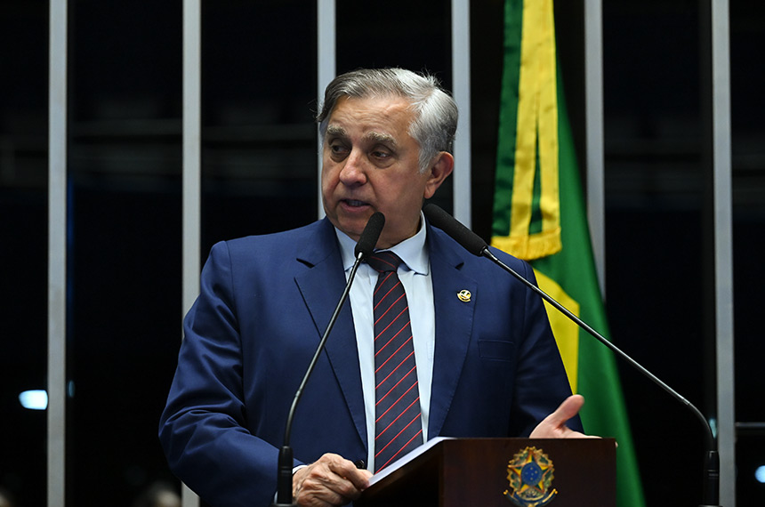Izalci critica postura de Lula nas relações com os EUA