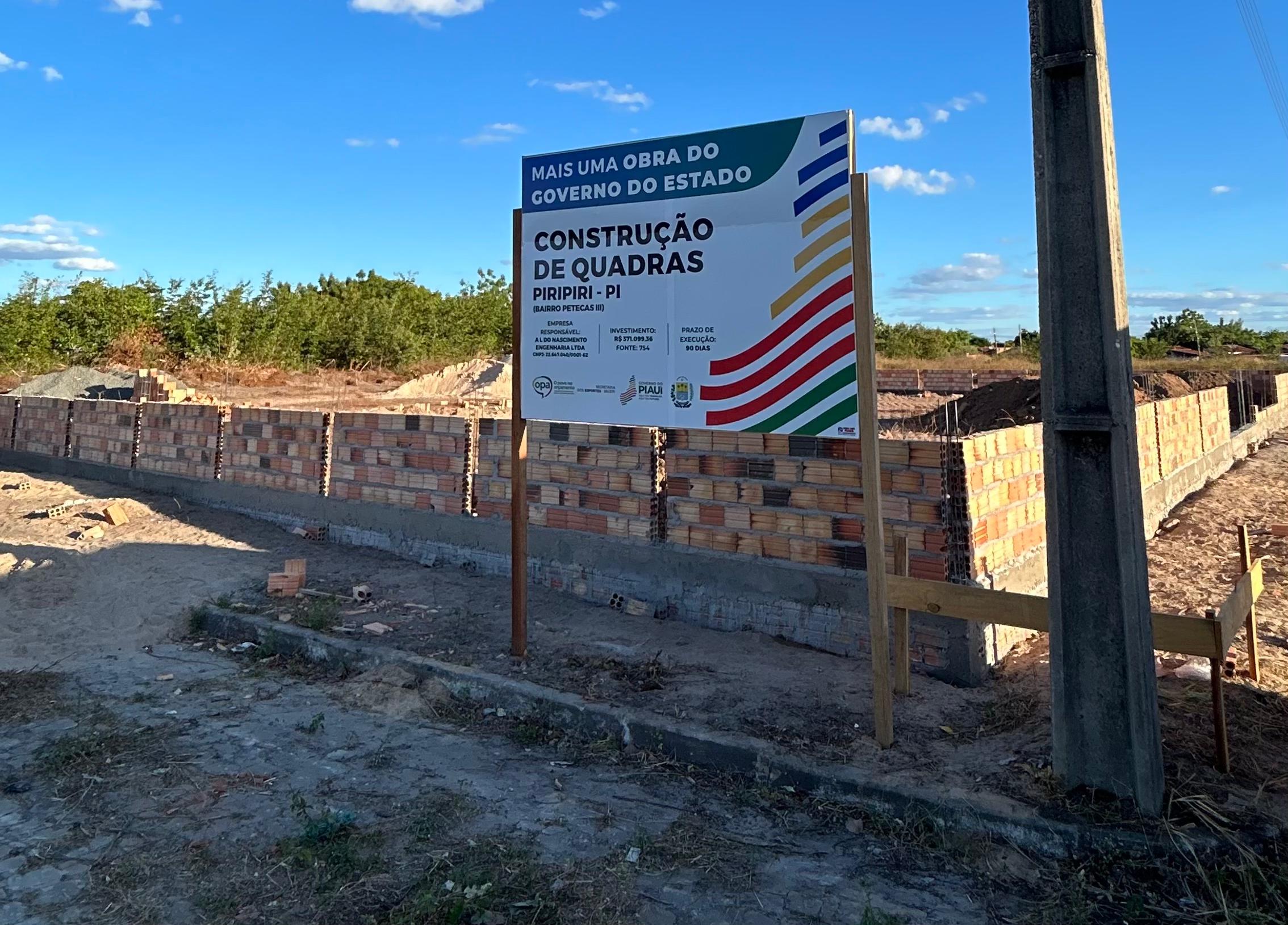 Piripiri recebe obras de calçamento e quadra esportiva através do OPA