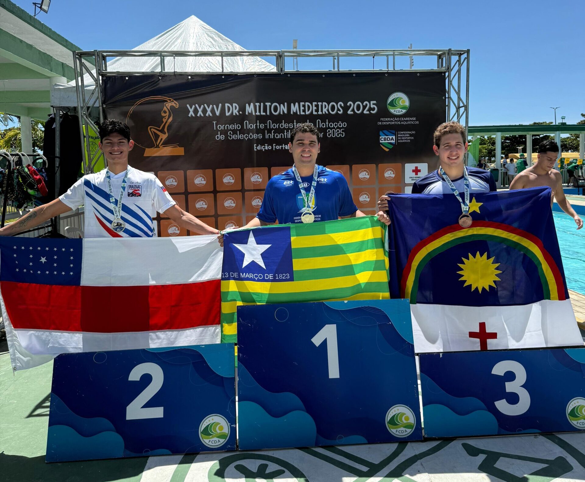 Delegação da Natação piauiense conquista cinco medalhas no Troféu Milton Medeiros, em Fortaleza