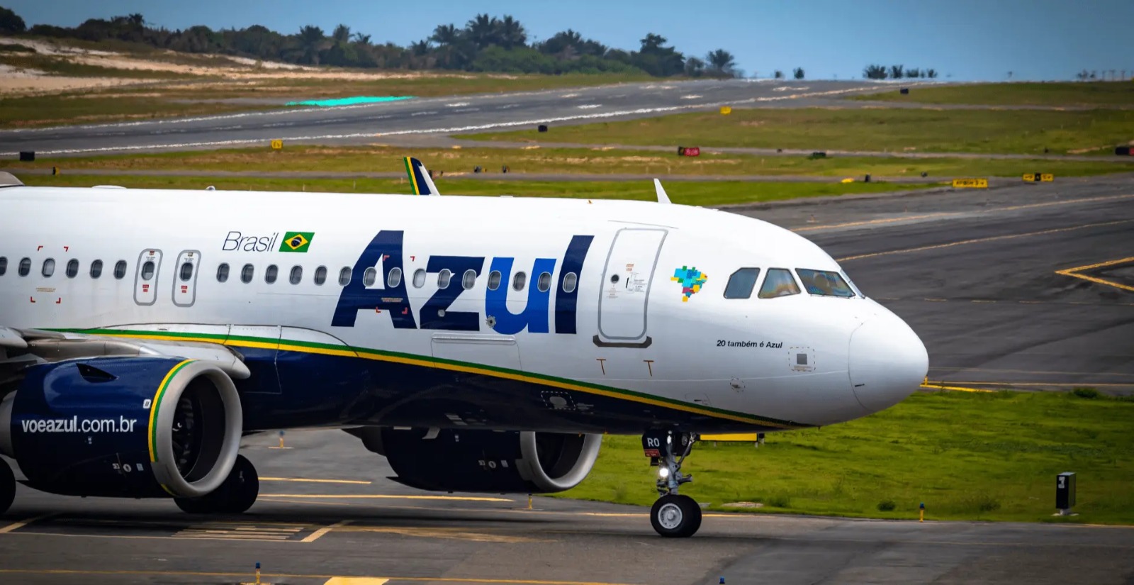 Colisão com ave faz avião da Azul retornar a Maceió