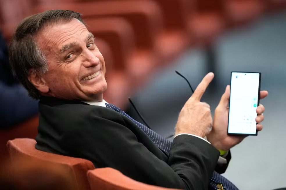 O que mostra o celular de Bolsonaro