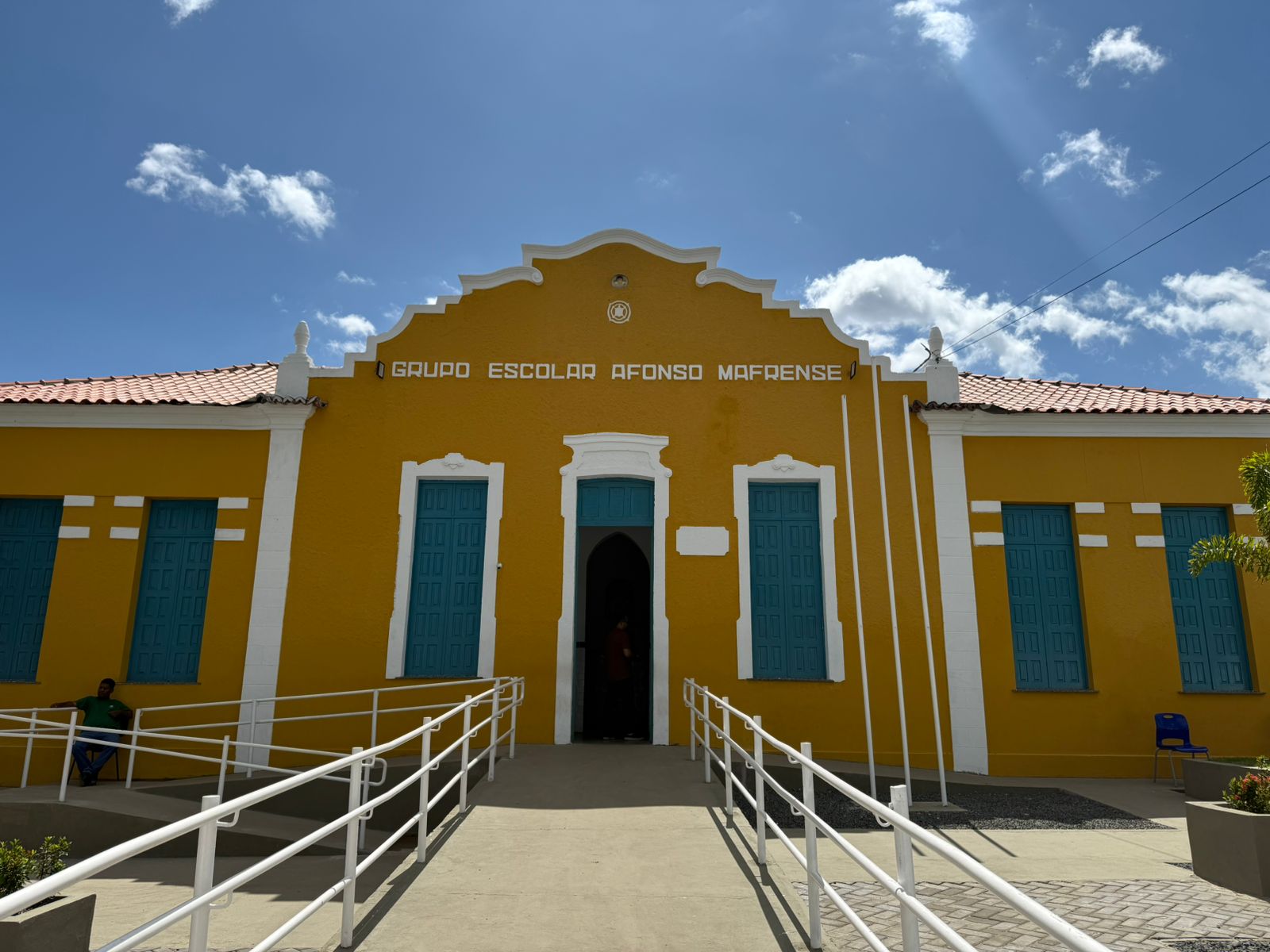 Governador inaugura reforma de escola considerada um marco histórico da cidade de Altos nesta quarta (30)