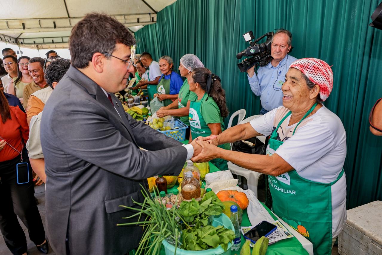Quitanda da SAF leva produtos ao Palácio de Karnak durante lançamento de investimentos para agricultura familiar