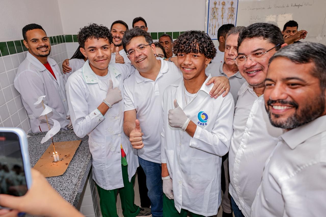 Com investimento de R$ 4,5 milhões, Rafael Fonteles entrega ampliação de tradicional escola de Altos