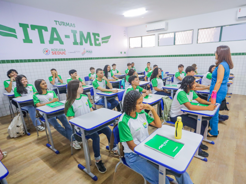 Seduc paga nova parcela das bolsas para estudantes das Turmas ITA/IME