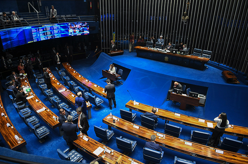 Plenário vota propostas de combate à violência contra a mulher