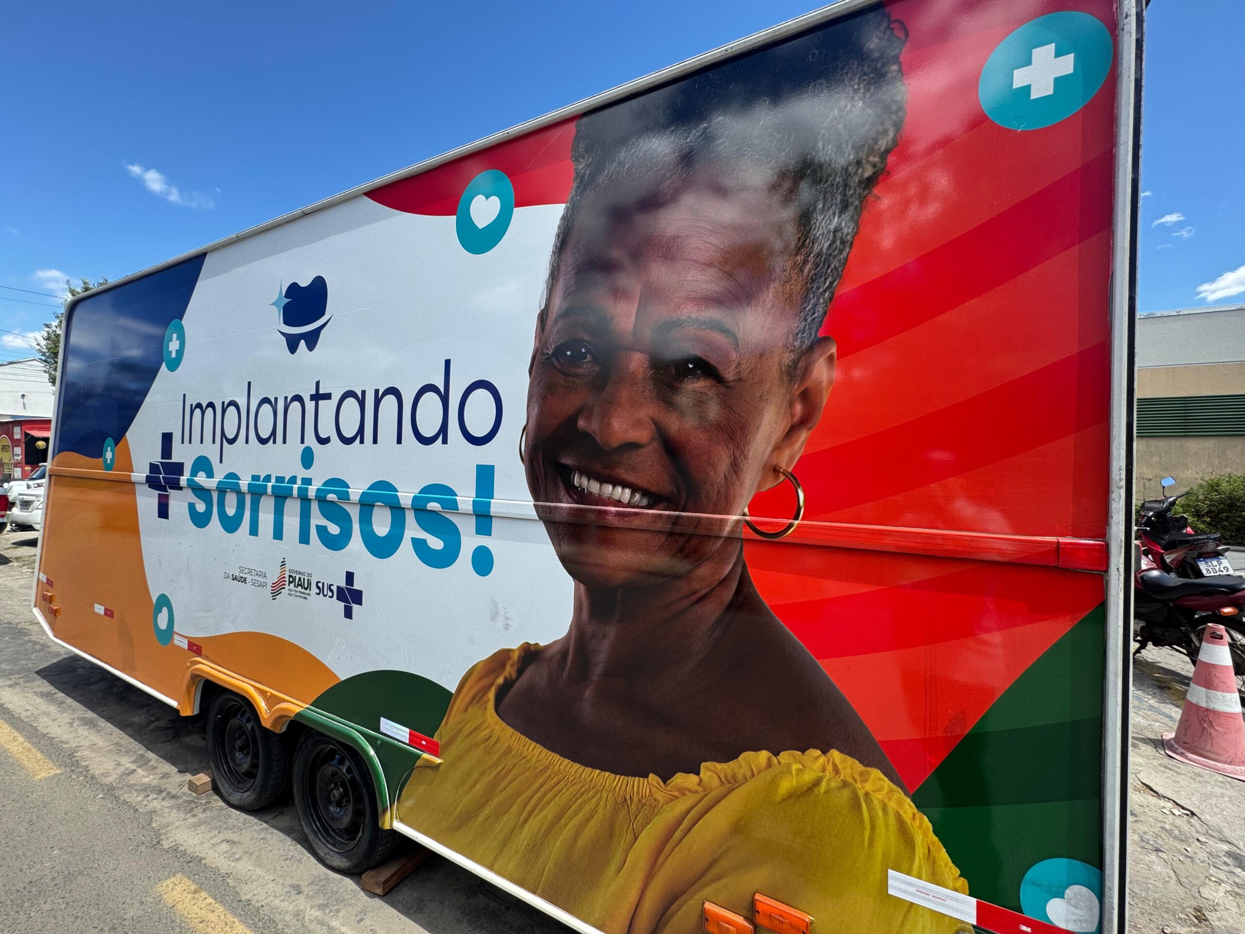 Sesapi inicia triagem de pacientes para implantes dentários gratuitos em Teresina