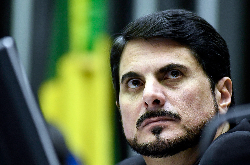 Marcos do Val divulga nota sobre operação da PF