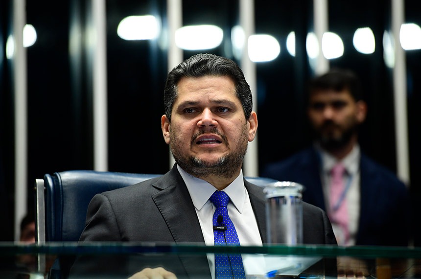 Davi abre sessão presencial do Plenário desta quinta-feira