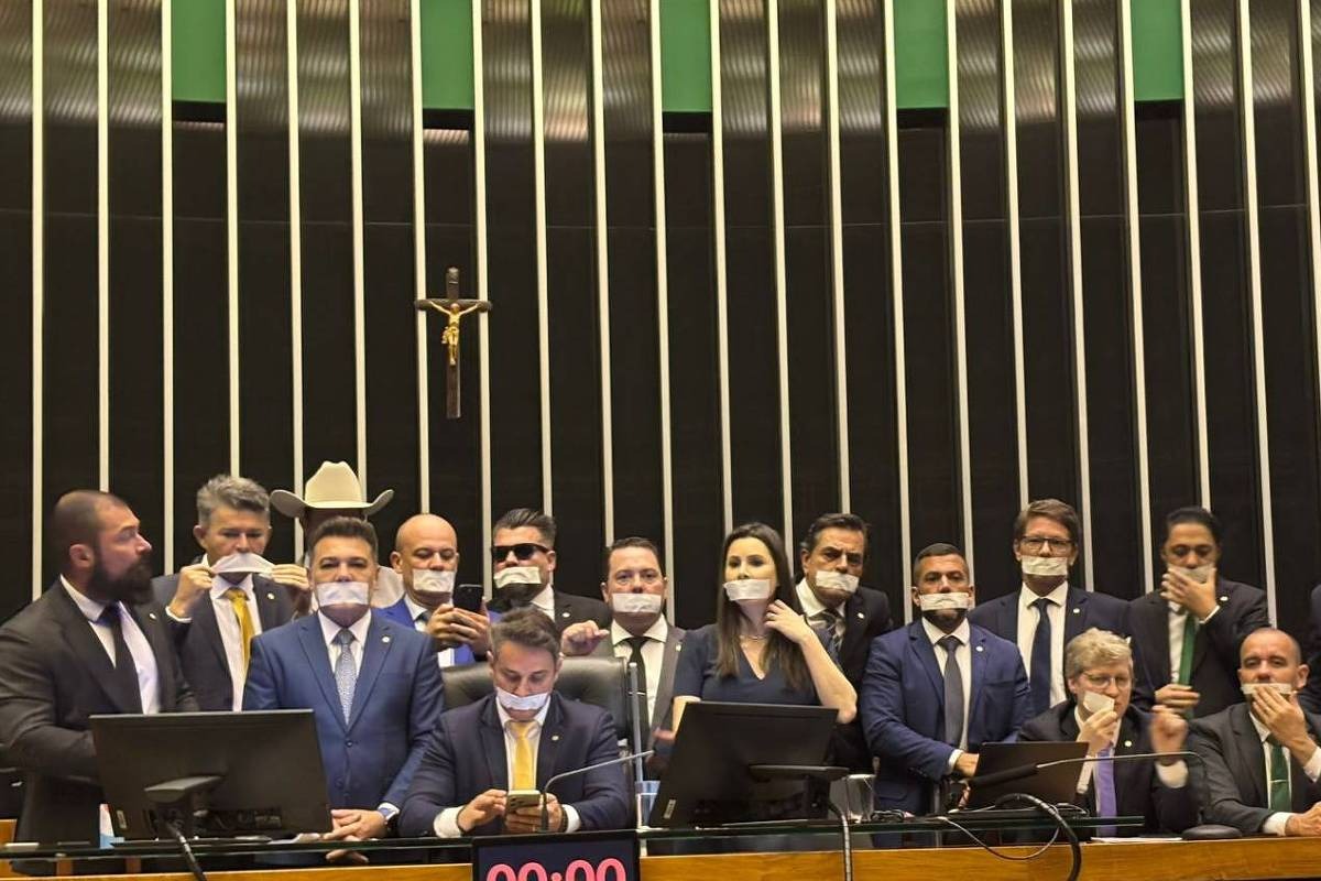 Um pântano institucional