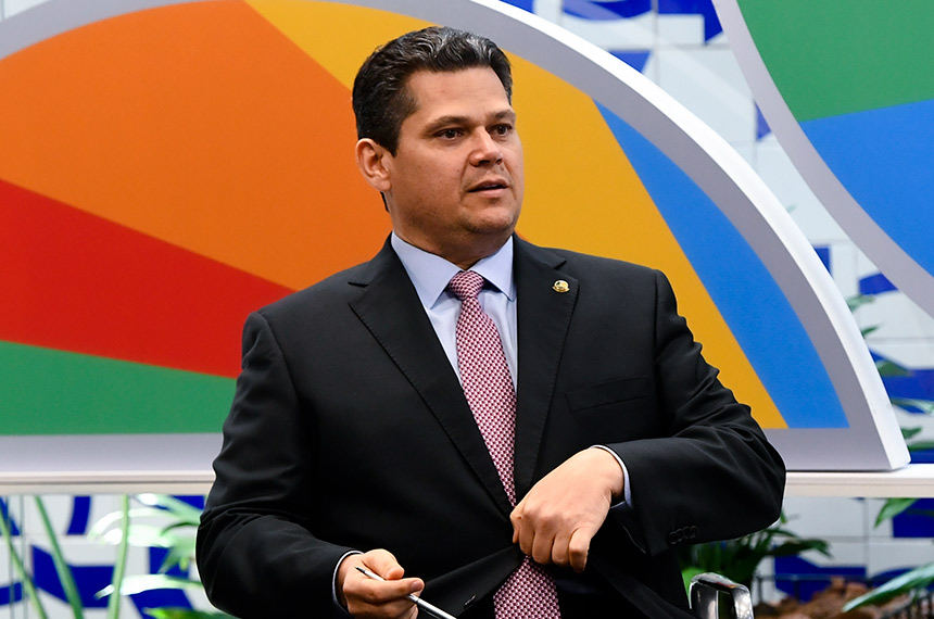 Davi comemora acordo para pesquisa de petróleo na Margem Equatorial