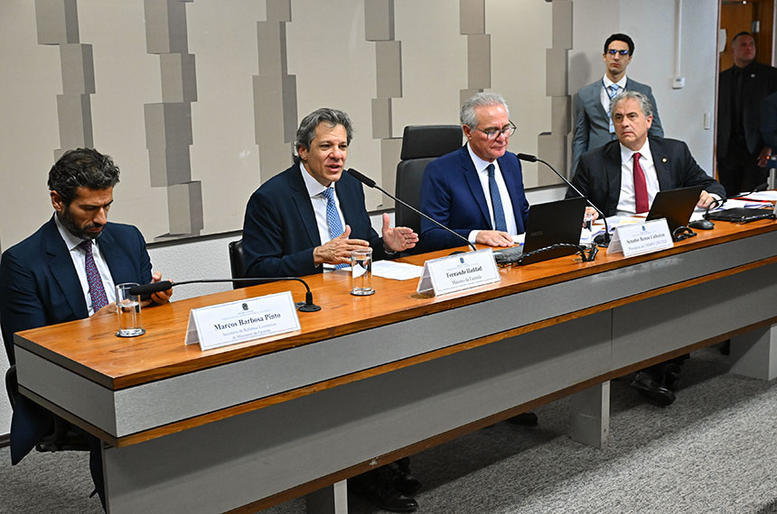 No Congresso, Haddad defende ajustes tributários para setor financeiro