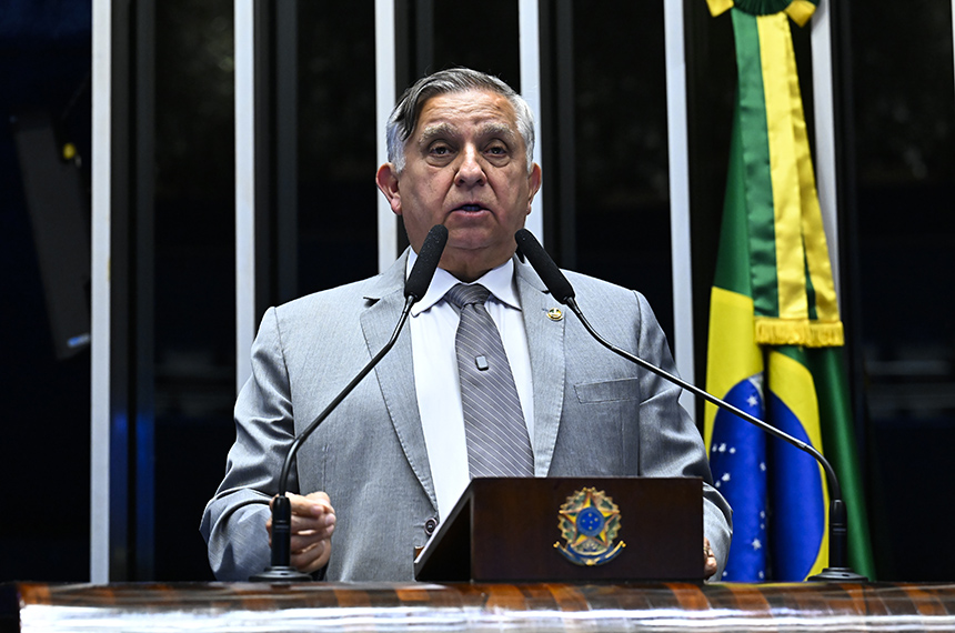 Izalci Lucas cobra instalação da CPMI do INSS