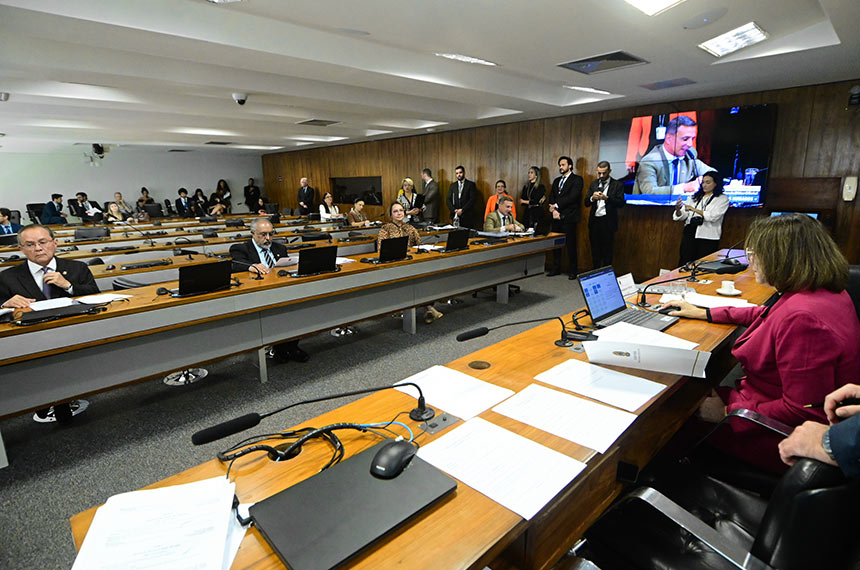 Aumento do tempo de internação de menores infratores avança