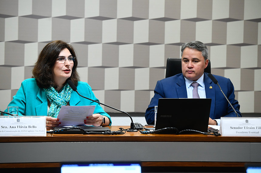 Combate à violência escolar é desafio a ser enfrentado por todos, aponta debate