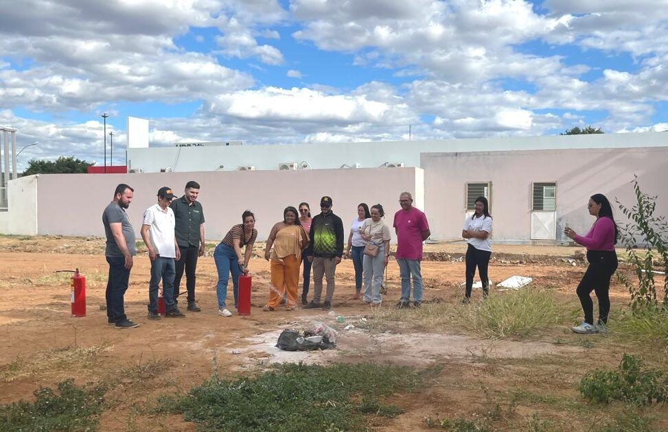 UPA 24h de Picos promove capacitação de brigada de incêndio para profissionais da unidade
