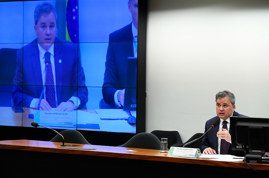 LDO de 2026 deve ser votada no início de setembro, diz Efraim
