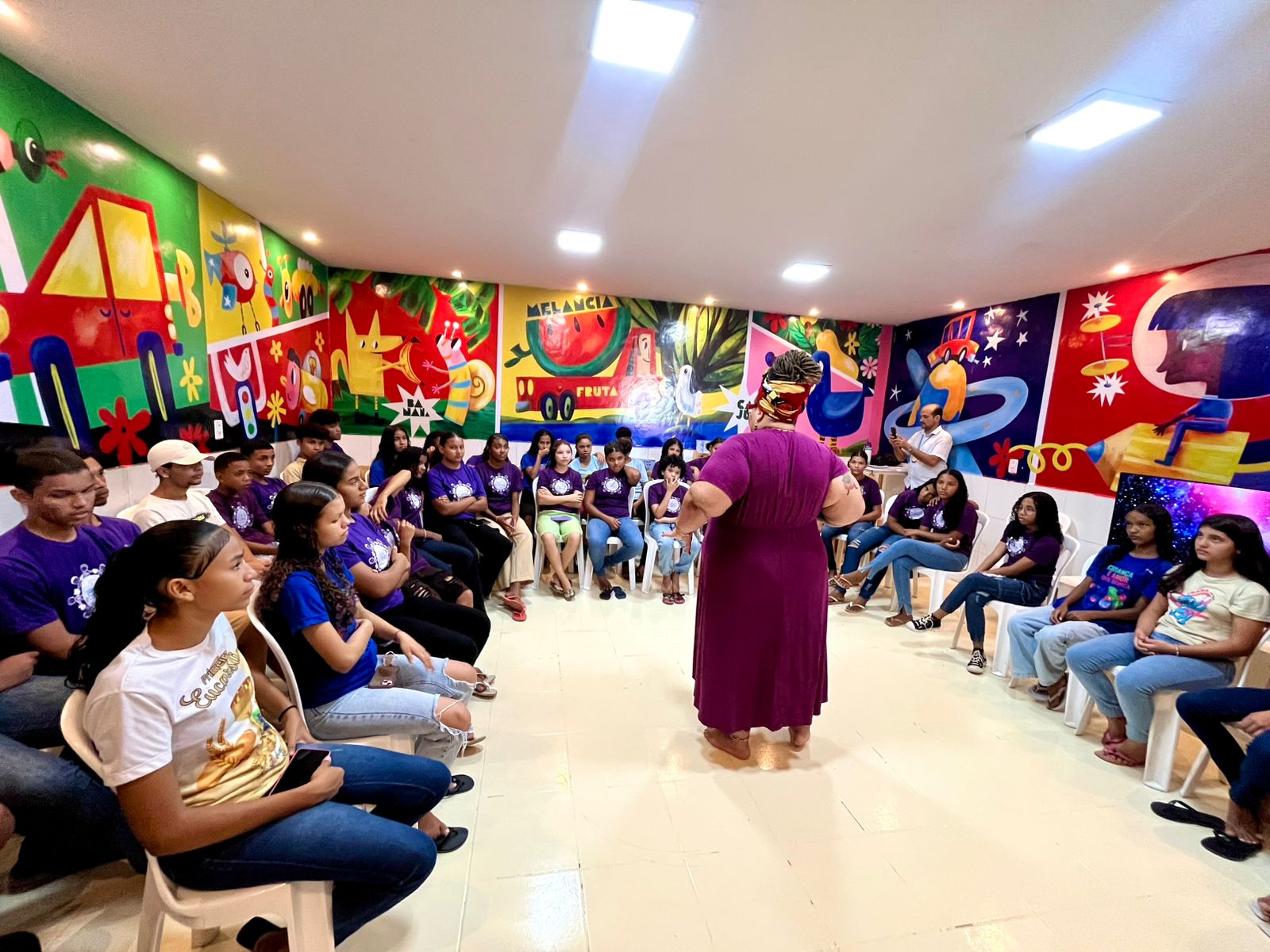 Sempi promove roda de conversa sobre prevenção à violência com adolescentes da Fraternidade Servos de Maria