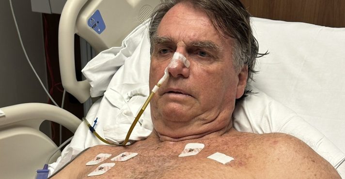 Bolsonaro deixa prisão domiciliar pela 1ª vez para realizar exames médicos