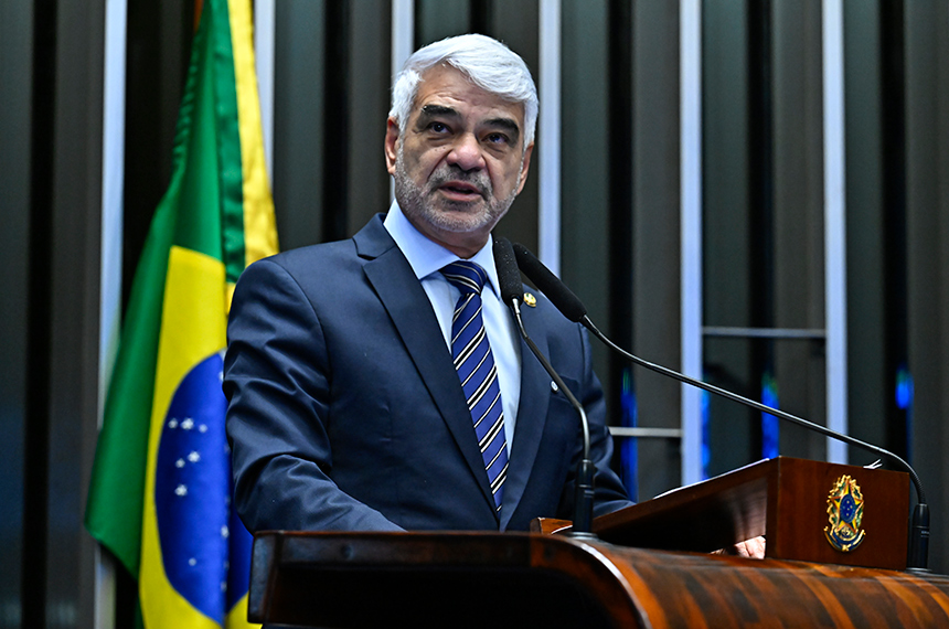Humberto Costa propõe regulação mais rígida para apostas eletrônicas