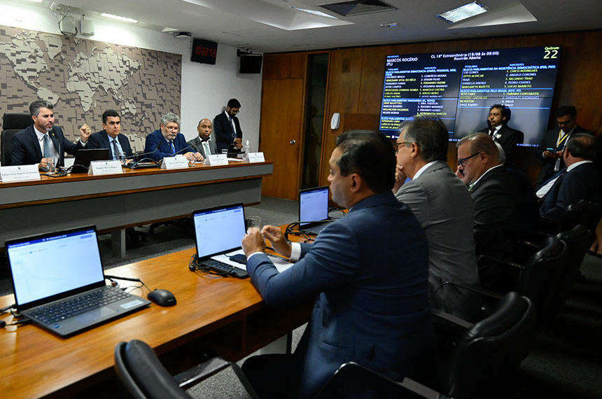 Aprovadas na CI, indicações para Anac seguem para análise do Plenário