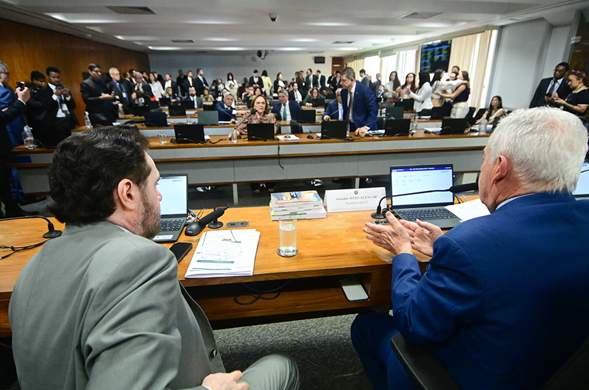 Vai a Plenário aumento de pena para fornecimento de droga ou bebida a menor