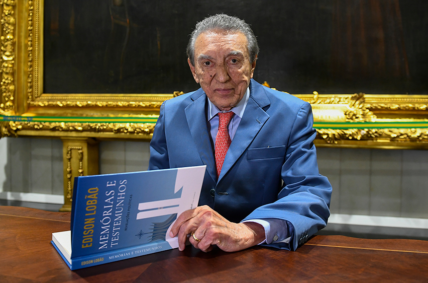 Memórias e Testemunhos: livro de Edison Lobão traz fatos da democracia brasileira