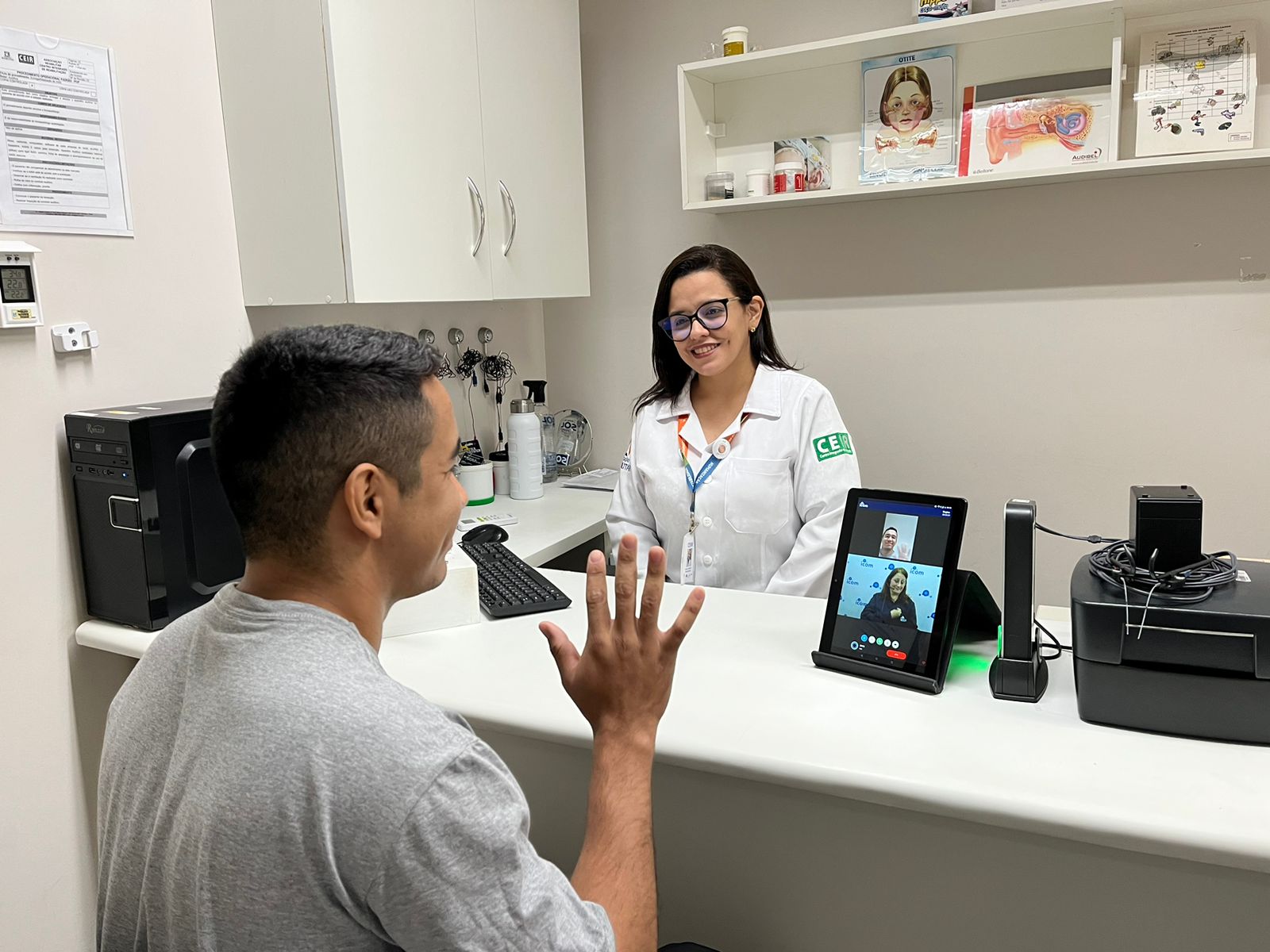 NMDER e Ceir adotam plataforma com intérprete de Libras para atendimentos a pacientes surdos